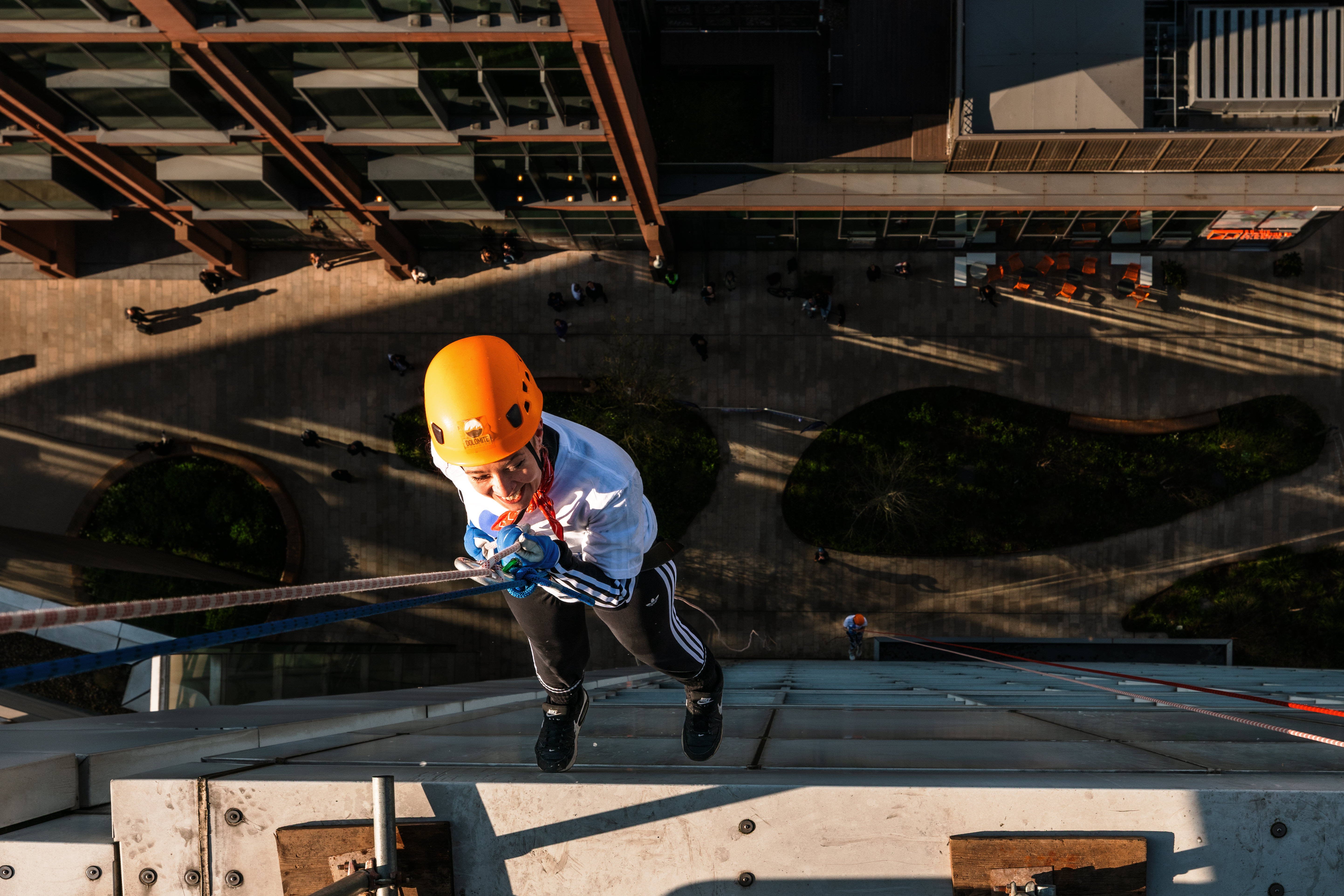 3-4pm: Hannah abseil