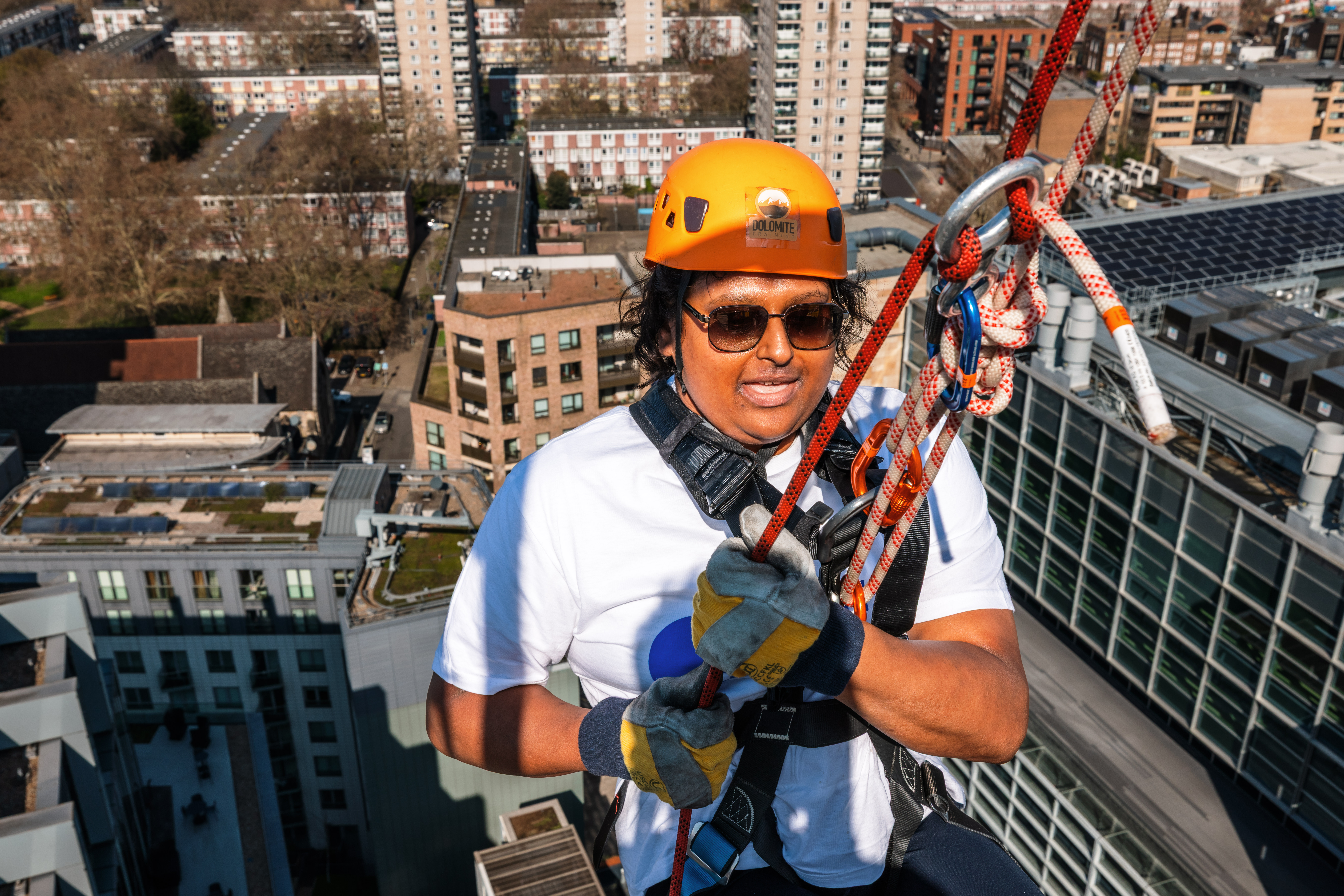 12-1pm: Jyoti abseiling 1