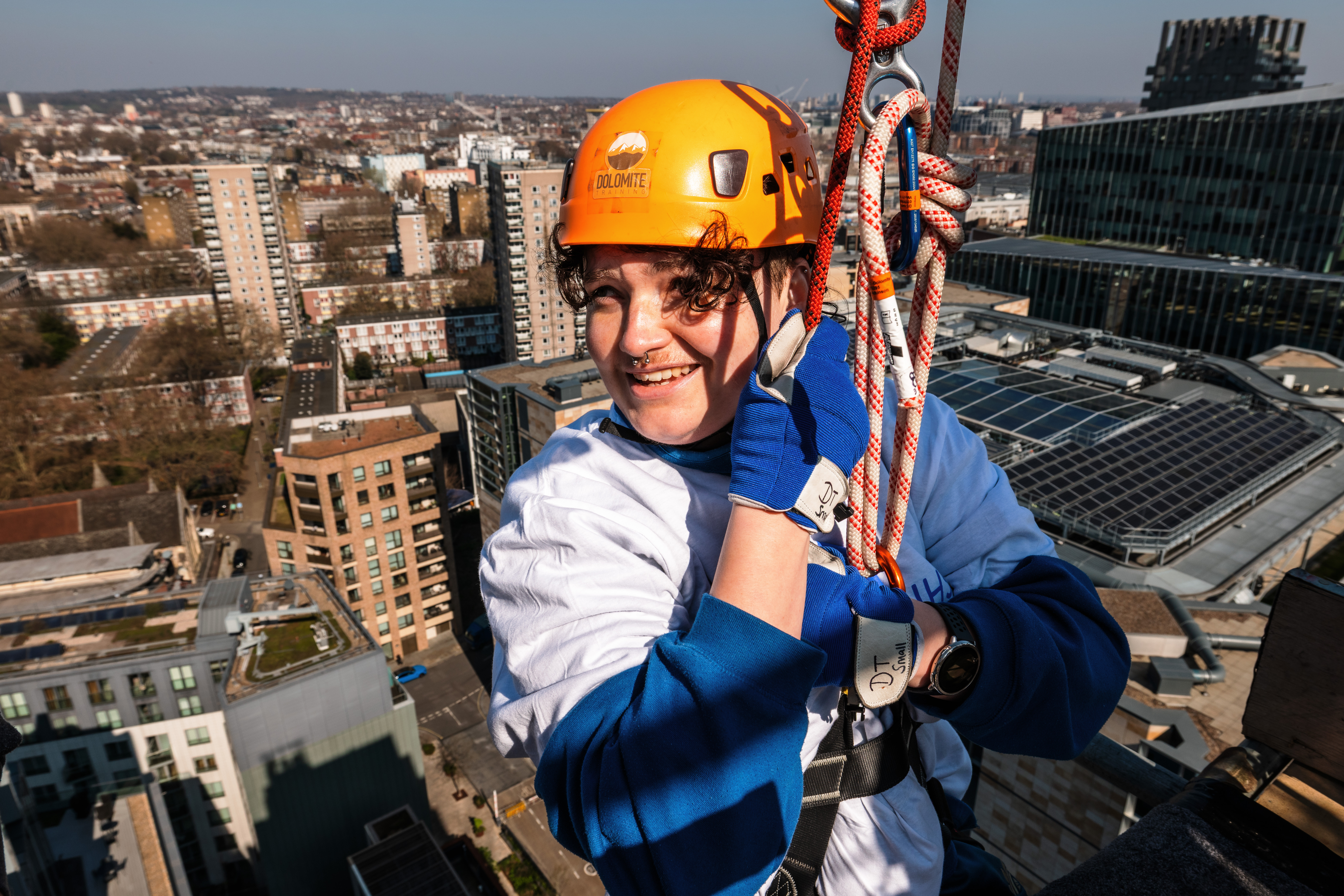 11 - 12pm: Harry Leitch abseil 1
