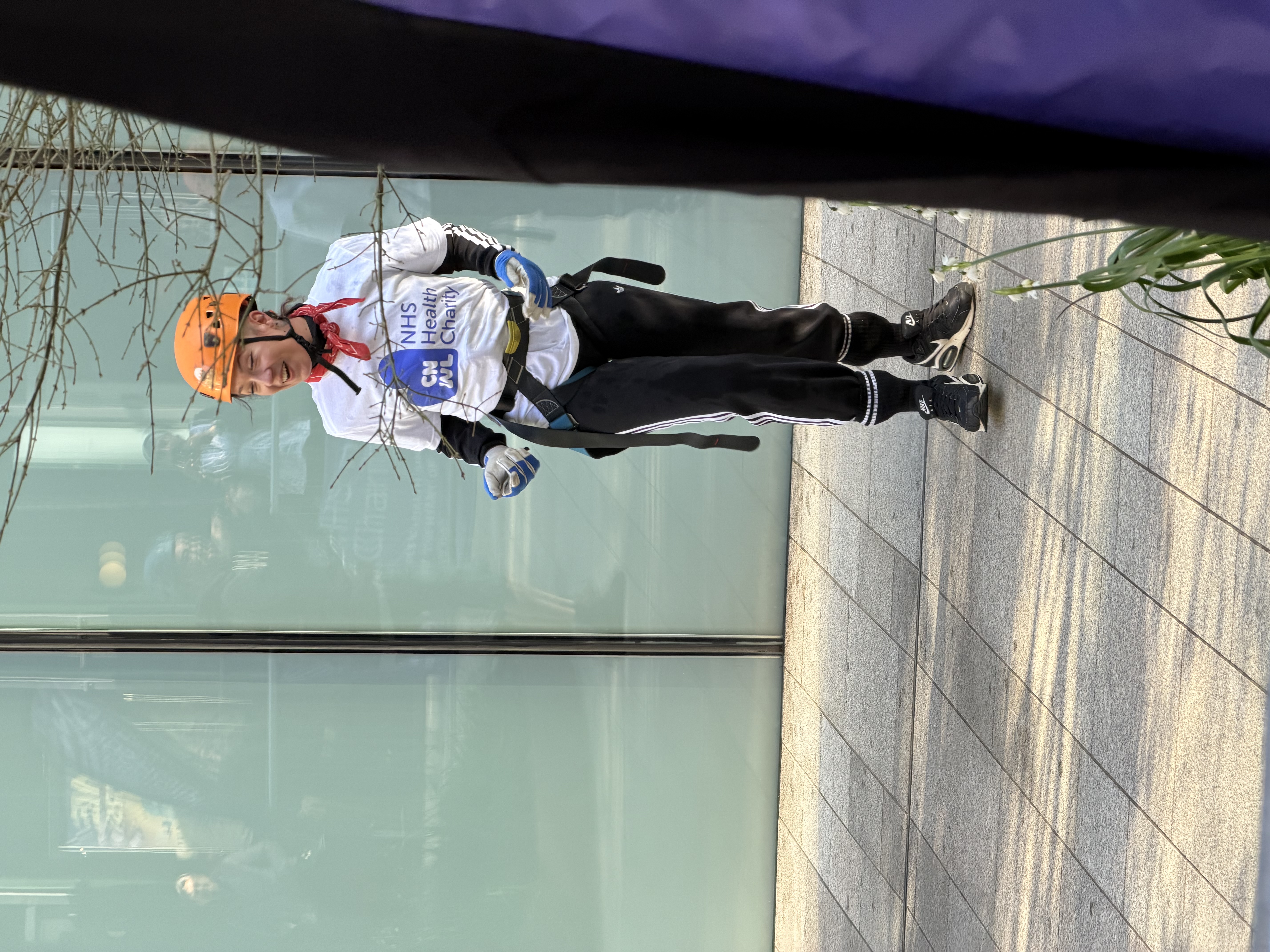 3-4pm: Hannah landing