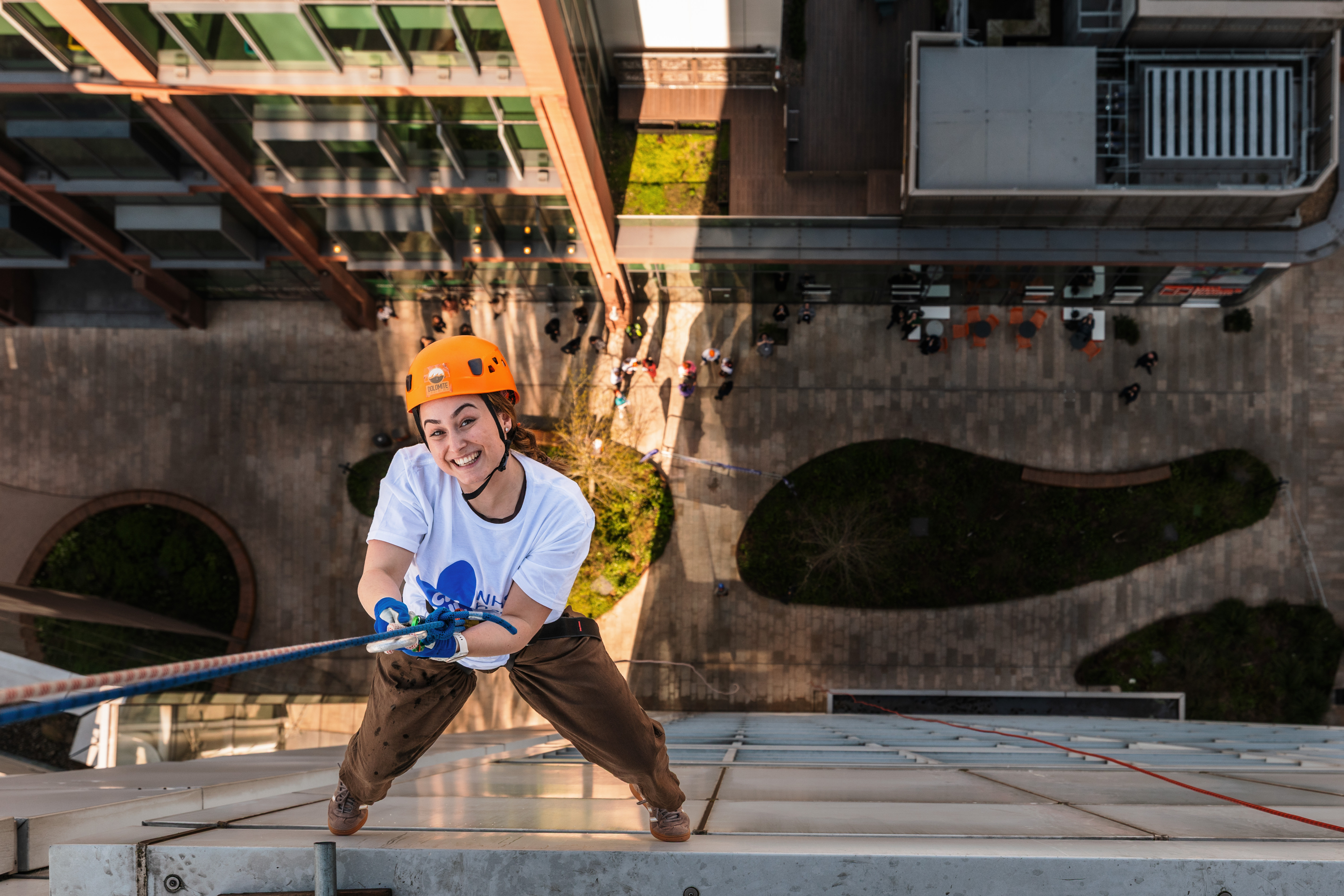 11 - 12pm:  Sarah Maizey abseil 2