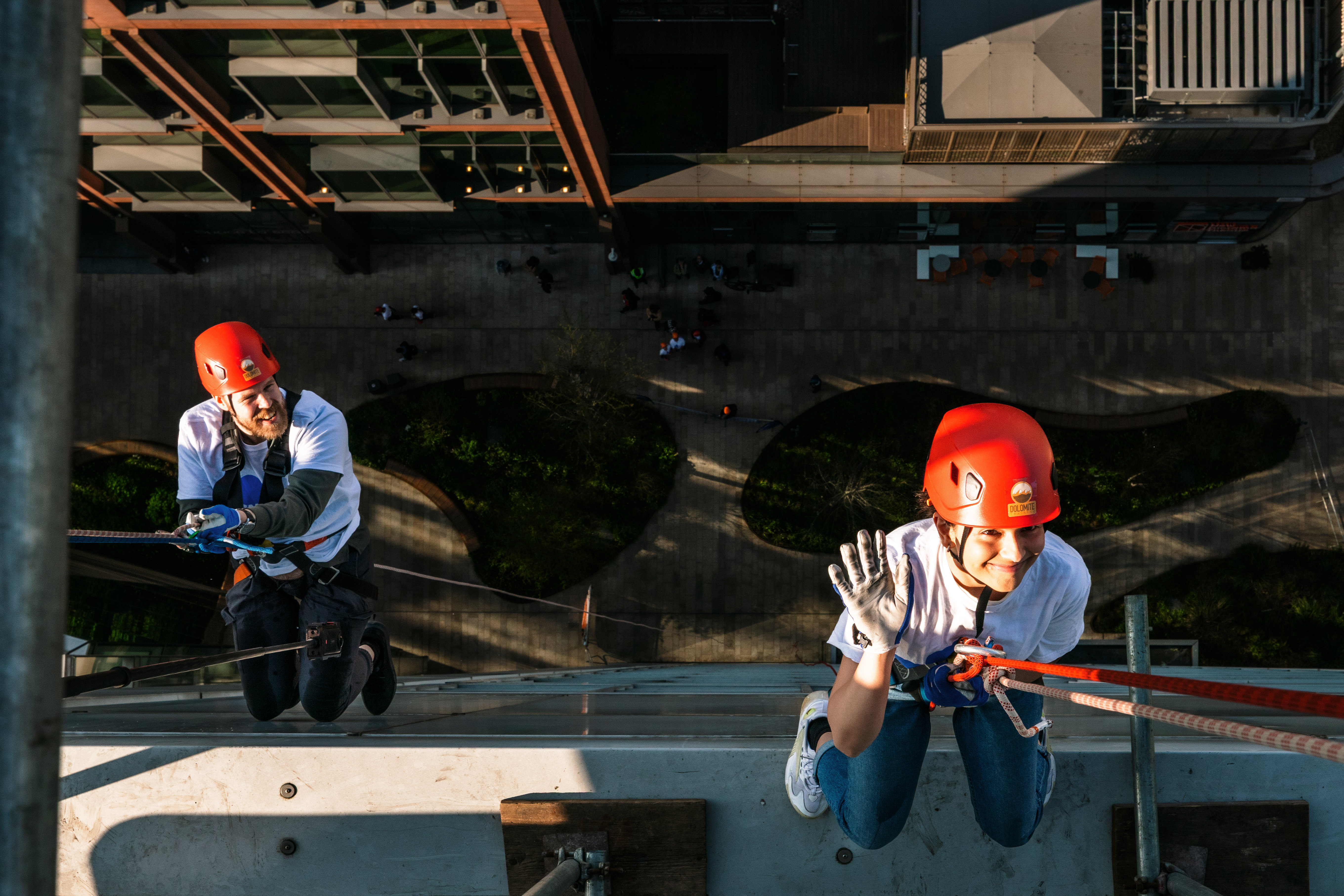 2-3pm: Zankar and Peter abseil