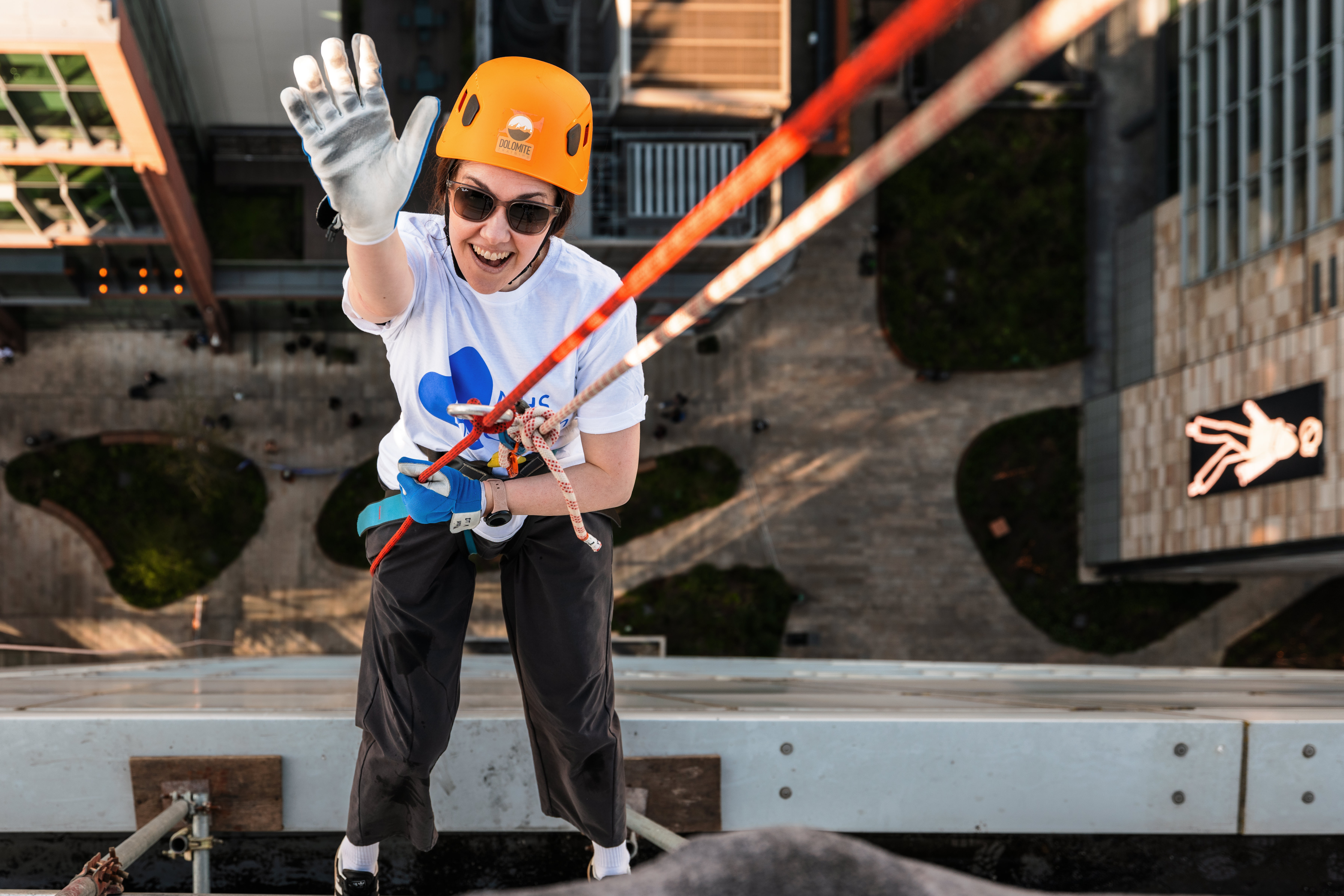 2-3pm: Julie abseil